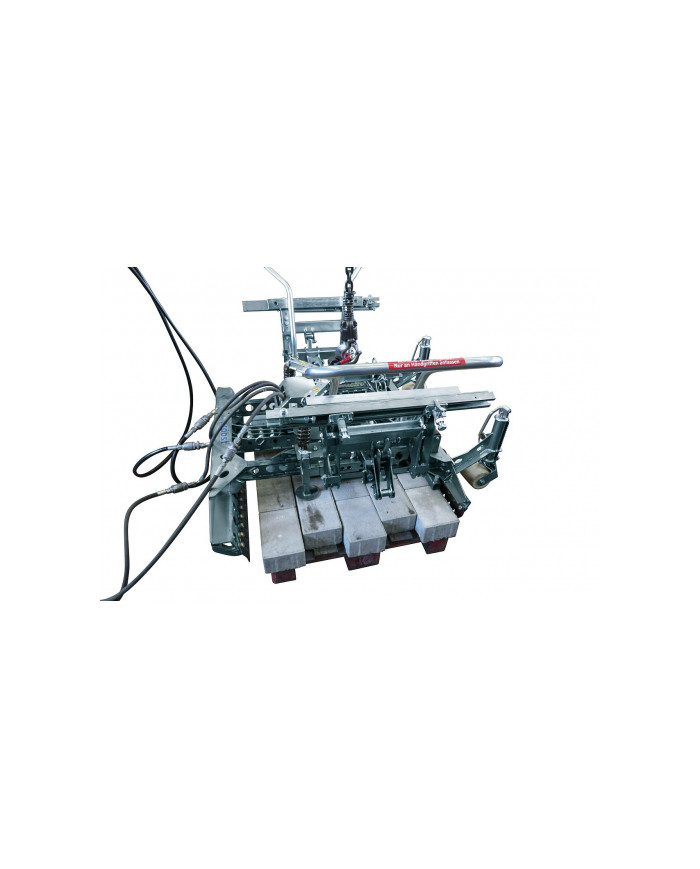 Adapter przesuwu HVZ-VA-180°-24/16-5x5 Probst Probst - Dane techniczne:Wymiary: 240x160 mmCiezar: 13 kgUkladarka brukarska: 5x5 