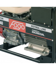 Agregat prądotwórczy trójfazowy FOGO FH 9540 Fogo - Dane techniczne:  Wymiary: 745 x 530 x 495 mm Napięcie: 400/230 V Kategoria  Agregat prądotwórczy trójfazowy FOGO FH 9540 Fogo - Dane techniczne:  Wymiary: 745 x 530 x 495 mm Napięcie: 400/230 V Kategoria