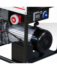 FOGO FV 20540 TRA three-phase generator set Fogo - Technical specifications:  Dimensions: 900 x 580 x 890 mm Voltage: 400/230 V 