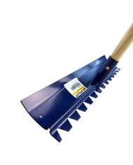 Altrad Belle concrete rake Altrad Belle - Specifications:  Dimensions: 570 x 330 mm Weight: 2.0 kg Handle length: 1.4 m 