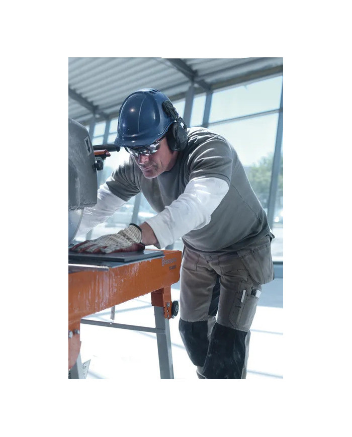 Husqvarna TS 400F table saw Husqvarna Construction - Specifications:  Weight: 96 kg Power: 2.2 kW Dimensions: 1120mm x 600mm x 6