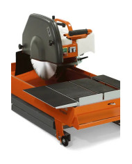 Piła stołowa Husqvarna TS 400F Husqvarna Construction - Dane techniczne:  Ciężar: 96 kg Moc: 2.2 kW Wymiary: 1120mm x 600mm x 60