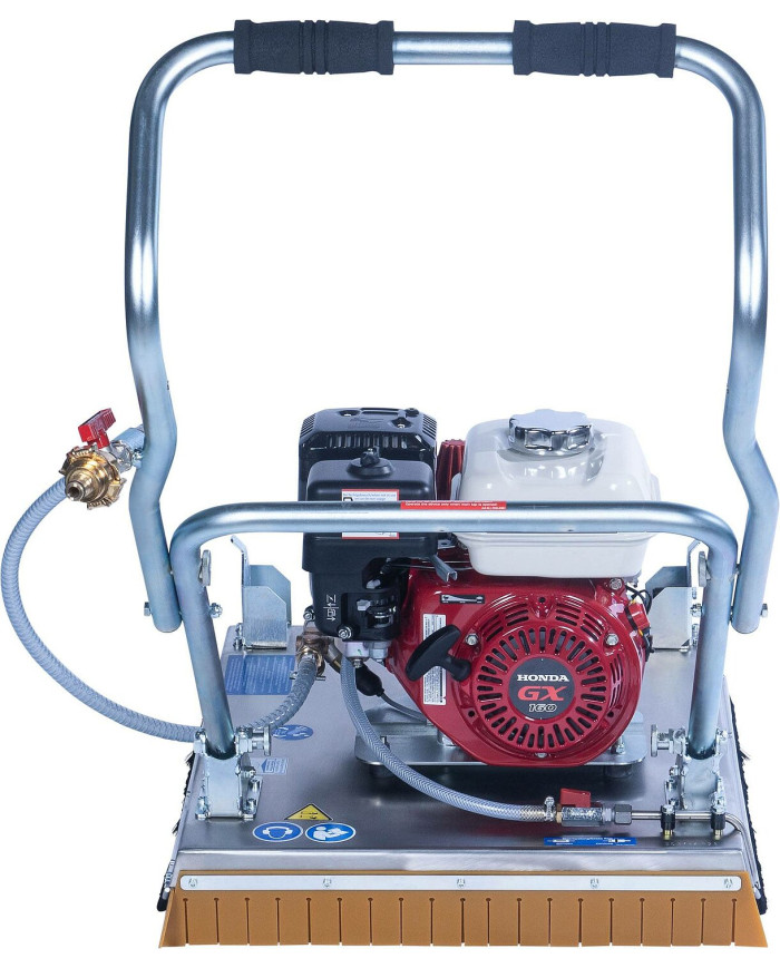 Myjka do kostki brukowej Probst EASYCLEAN EC-60 Probst - Dane techniczne:Ciezar: 53 kgSzerokosc robocza: 600 mmMoc silnika: 4 kw