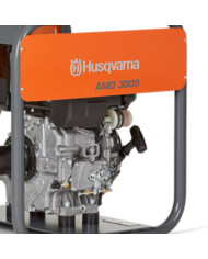 Spalinowy napęd wibratora do betonu HUSQVARNA AMD 3000 LOMBARDINI Husqvarna Construction - Dane techniczne:  Silnik: Lombardini 