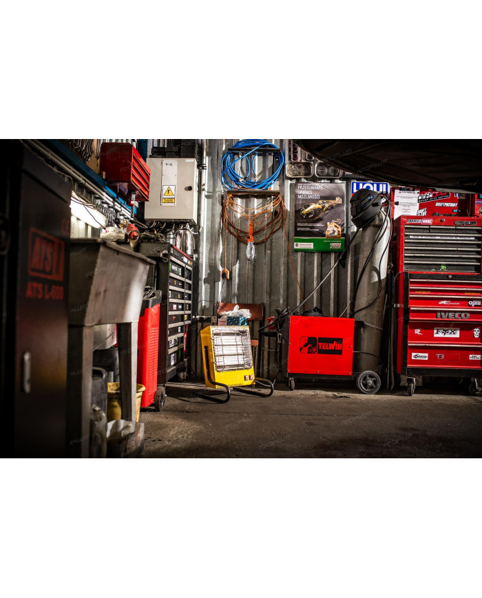 Promiennik podczerwieni Master TS 3A Master Heaters -      Dane techniczne:       Zasilanie [ V/Hz ]: 220-240/1 faz 50     Żywot