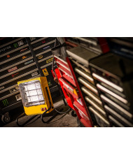 Promiennik podczerwieni Master TS 3A Master Heaters -      Dane techniczne:       Zasilanie [ V/Hz ]: 220-240/1 faz 50     Żywot