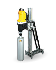 Tripod for Cedima P-500 drilling rig Cedima - Dane techniczne:: undefinedSrednica wiercen: 500 mmciezar: 17.9 kguchylny do: 45°