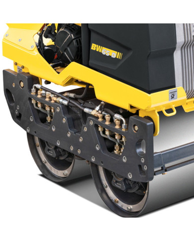 Bomag BW 65 D guided roller Bomag - Specifications:  Cooling: Air Weight: 740kg Motor: Kohler KD15-440 RPM: 3100/min Engine powe
