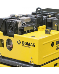 Walec prowadzony Bomag BW 75 H Bomag - Dane techniczne:  Chłodzenie: Powietrzem Ciężar: 1040 kg Silnik: Yanmar L100 Obroty: 3100
