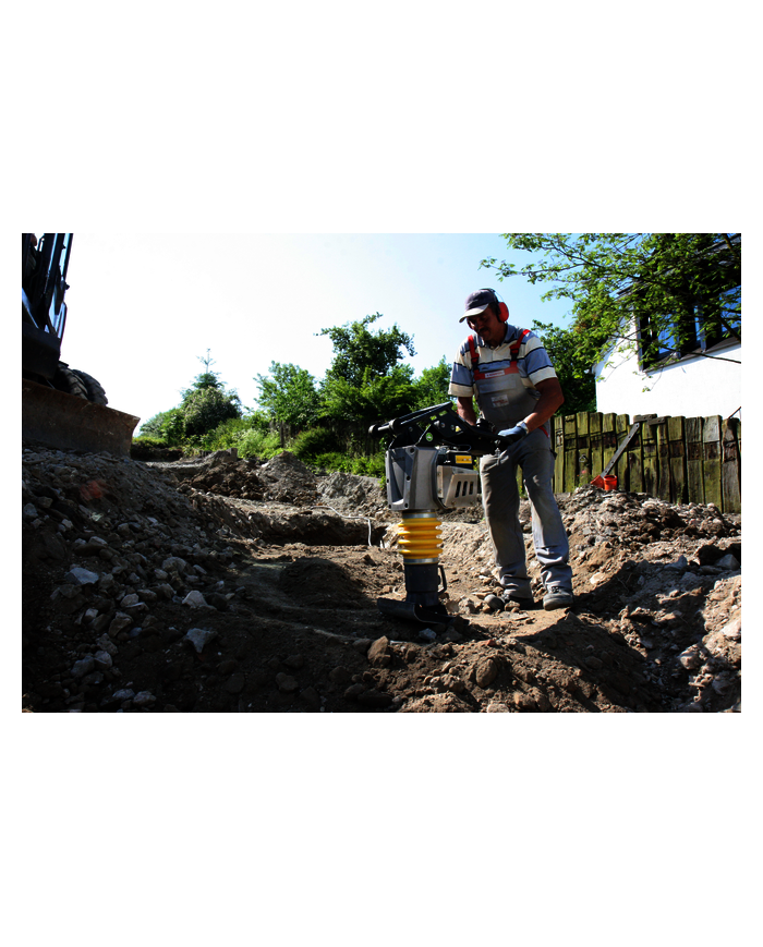 Ubijak Bomag BVT 65 11" Bomag - Dane techniczne:  Ciężar: 65kg Automatyczny wyłącznik: tak Prędkość robocza: 20m/min Moc silnika