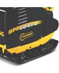 Zagęszczarka rewersyjna Bomag BPR 100/80 D Bomag - Dane techniczne:  Chłodzenie: Powietrzem Ciężar: 687 kg Silnik: 1D 90 Moc: 10