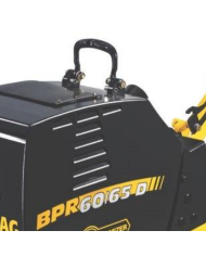 Zagęszczarka rewersyjna Bomag BPR 60/65 Honda Bomag - Dane techniczne:  Chłodzenie: Powietrzem Częstotliwość: 68 Hz Ciężar: 415 