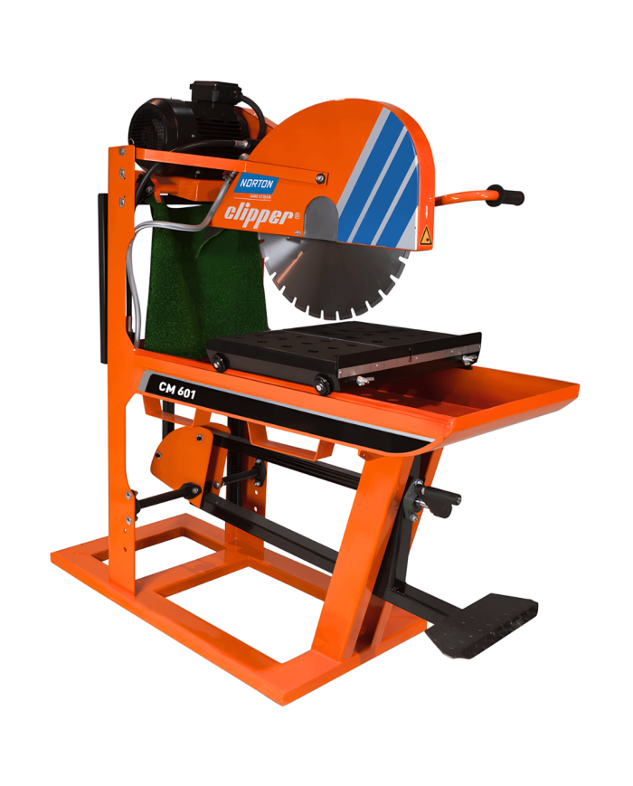 Electric masonry cutter NORTON CLIPPER CM601 Major 5.55.3 400V 600mm Norton Clipper - Technické údaje:  Napätie:     4 00V / 4kW Electric masonry cutter NORTON CLIPPER CM601 Major 5.55.3 400V 600mm Norton Clipper - Technické údaje:  Napätie:     4 00V / 4kW